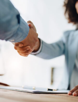 When to Speak to an Employment Lawyer: Why Early Legal Advice Matters